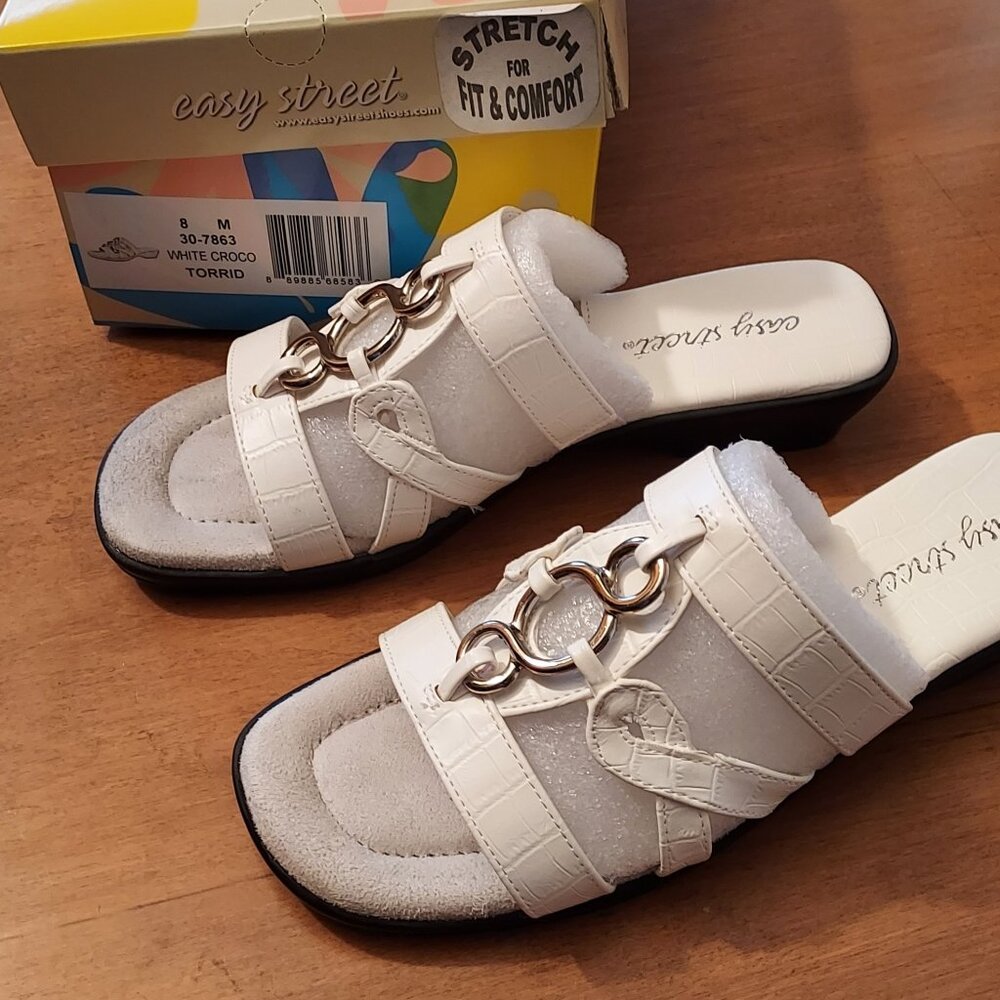 Easy Street New white sandals